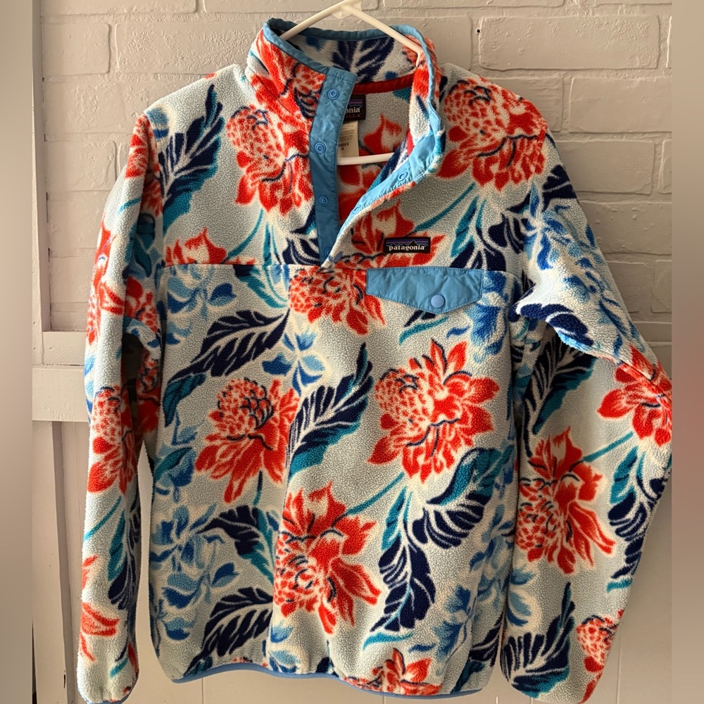 Rare Patagonia Synchilla Floral Fleece with Red and Blue Accents